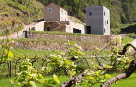 دو خانه بهم چسبیده – Miño, Galicia, اسپانیا. 4,100 € هفته ای