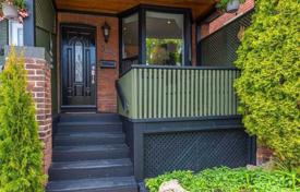  دو خانه بهم متصل – Logan Avenue, تورنتو, انتاریو,  کانادا. C$1,317,000