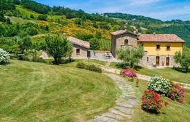 16غرفة ویلا  665 متر مربع Gubbio, ایتالیا. 1,300,000 €