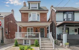 خانه  – Lansdowne Avenue, Old Toronto, تورنتو,  انتاریو,   کانادا. C$1,442,000