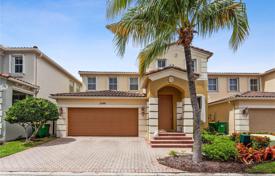 دو خانه بهم چسبیده – Aventura, فلوریدا, ایالات متحده آمریکا. $939,000