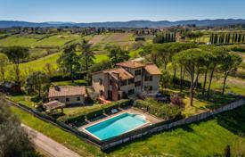 20غرفة ویلا  433 متر مربع Siena, ایتالیا. 1,350,000 €