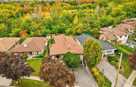 خانه  – نورث یورک, تورنتو, انتاریو,  کانادا. C$1,627,000