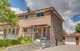  دو خانه بهم متصل – نورث یورک, تورنتو, انتاریو,  کانادا. C$940,000