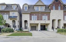  دو خانه بهم متصل – Etobicoke, تورنتو, انتاریو,  کانادا. C$1,052,000