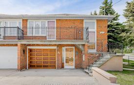  دو خانه بهم متصل – نورث یورک, تورنتو, انتاریو,  کانادا. C$1,143,000