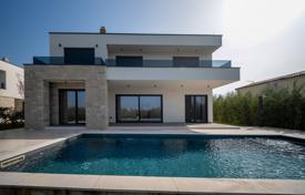 5غرفة خانه  234 متر مربع پوره, کرواسی. 950,000 €