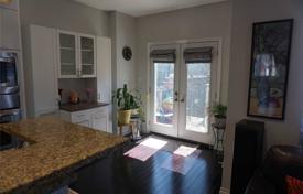 9غرفة خانه  East York, کانادا. C$2,263,000