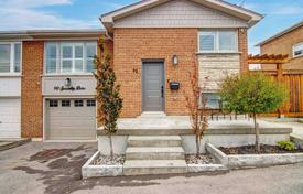  دو خانه بهم متصل – نورث یورک, تورنتو, انتاریو,  کانادا. C$1,167,000