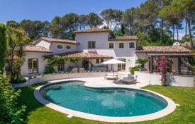 4غرفة ویلا  323 متر مربع موگینز(فرانسه), فرانسه. 2,950,000 €