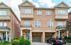 3غرفة  دو خانه بهم متصل Etobicoke, کانادا. C$1,161,000