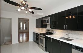 9غرفة  دو خانه بهم متصل Old Toronto, کانادا. C$1,596,000