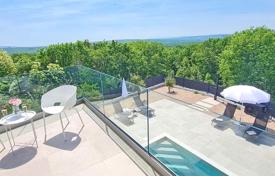 5غرفة خانه  175 متر مربع Vrbnik, کرواسی. 675,000 €