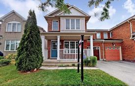  دو خانه بهم متصل – اسکاربرو، تورنتو, تورنتو, انتاریو,  کانادا. C$1,077,000