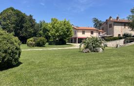 28غرفة کاخ  856 متر مربع Perugia, ایتالیا. 925,000 €