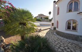 دو خانه بهم چسبیده – دنیا (آلیکانته), والنسیا, اسپانیا. 380,000 €