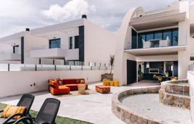 4غرفة دو خانه بهم چسبیده 258 متر مربع Ciudad Quesada, اسپانیا. 599,000 €