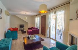 3غرفة دو خانه بهم چسبیده 211 متر مربع Poli Crysochous, قبرس. 650,000 €