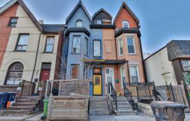  دو خانه بهم متصل – Gerrard Street East, تورنتو, انتاریو,  کانادا. C$1,444,000