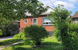 7غرفة خانه  Etobicoke, کانادا. C$1,343,000