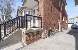 10غرفة خانه  Etobicoke, کانادا. C$2,090,000
