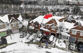 5غرفة  دو خانه بهم متصل Etobicoke, کانادا. C$1,366,000