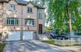 3غرفة  دو خانه بهم متصل Etobicoke, کانادا. C$1,492,000