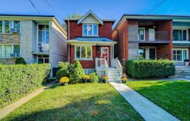 خانه  – Davisville Avenue, Old Toronto, تورنتو,  انتاریو,   کانادا. C$2,126,000