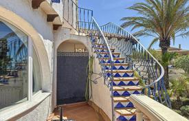 3غرفة دو خانه بهم چسبیده 301 متر مربع آلیکانته, اسپانیا. 850,000 €