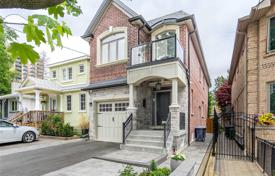 خانه  – Etobicoke, تورنتو, انتاریو,  کانادا. C$2,559,000