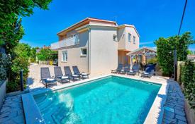 7غرفة خانه  260 متر مربع Ližnjan, کرواسی. 515,000 €