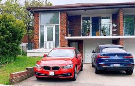  دو خانه بهم متصل – اسکاربرو، تورنتو, تورنتو, انتاریو,  کانادا. C$1,198,000