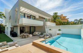 5غرفة ویلا  432 متر مربع ماربلا, اسپانیا. 2,675,000 €