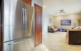 خانه  – Pembroke Pines, Broward, فلوریدا,  ایالات متحده آمریکا. $529,000