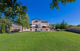 5غرفة خانه  279 متر مربع Svetvinčenat, کرواسی. 750,000 €