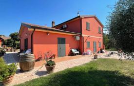 11غرفة ویلا  637 متر مربع Grosseto (city), ایتالیا. 1,350,000 €