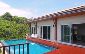 4غرفة ویلا  280 متر مربع Mueang Phuket, تایلند. $953,000