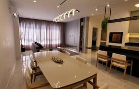3غرفة آپارتمان  134 متر مربع Balneário Camboriú, برزیل. $492,000