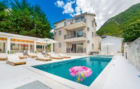 7غرفة ویلا  240 متر مربع Stoliv, مونته نگرو. 750,000 €