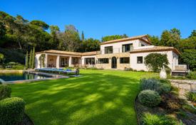 6غرفة ویلا  La Croix-Valmer, فرانسه. 5,900,000 €