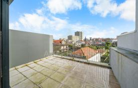 6غرفة خانه  248 متر مربع Porto (city), پرتغال. 875,000 €