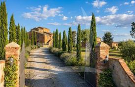 3غرفة ویلا  530 متر مربع Cortona, ایتالیا. 1,200,000 €