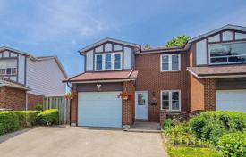  دو خانه بهم متصل – نورث یورک, تورنتو, انتاریو,  کانادا. C$1,354,000