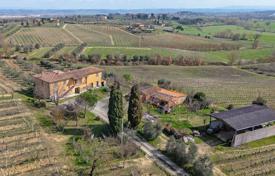 15غرفة کاخ  684 متر مربع Montepulciano, ایتالیا. 1,300,000 €