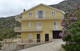 دو خانه بهم چسبیده – Brela, Split-Dalmatia County, کرواسی. 520,000 €