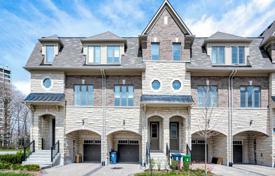  دو خانه بهم متصل – Etobicoke, تورنتو, انتاریو,  کانادا. C$1,160,000