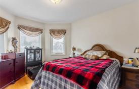 6غرفة خانه  نورث یورک, کانادا. C$1,894,000