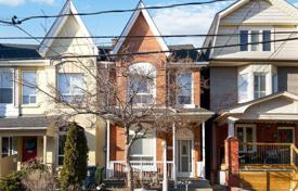  دو خانه بهم متصل – York, تورنتو, انتاریو,  کانادا. C$919,000