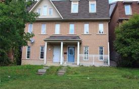  دو خانه بهم متصل – نورث یورک, تورنتو, انتاریو,  کانادا. C$1,038,000