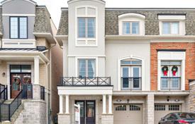 3غرفة  دو خانه بهم متصل Etobicoke, کانادا. C$1,426,000